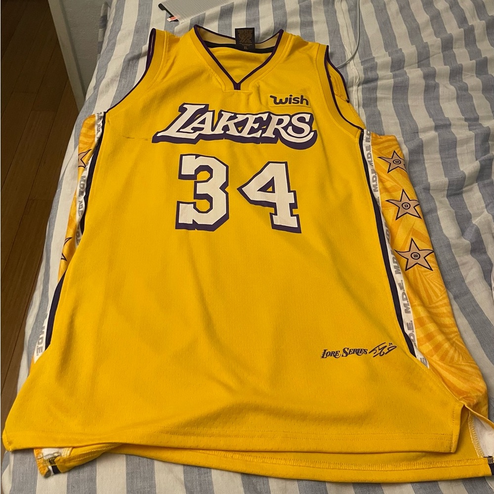 Lakers giveaway Shaq Jersey